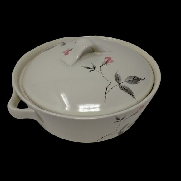 MCM Ballerina By Universal Casserole Dish Lidded Vented Handled Rosette 8"x3" - Picture 5 of 11